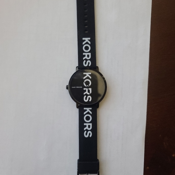 MK watch - Picture 2 of 2